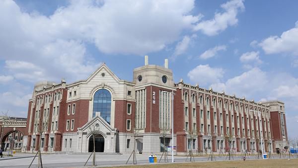 Unité de refroidissement de l'eau au Collège Technique Professionnel de Tangshan